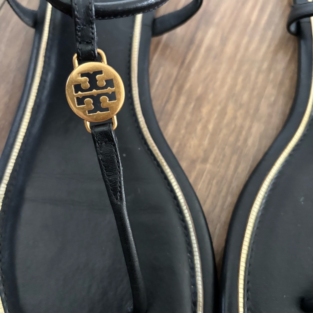 Tory Burch Emmy Flat T-Strap Sandals Black Size 9.5 - Picture 3 of 8